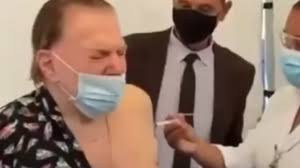 It was first identified in december 2019 in wuhan,. De Pijama Silvio Santos Toma Segunda Dose De Vacina Contra Covid 19 Noticias Sobre Famosos Giro Marilia Noticias