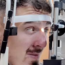 😂 Merab lädt Petr Yan in seinen Whirlpool ein und Yan lehnt ab, weil er  mit zu vielen Typen in seinem Whirlpool abhängt: "Du hast doch nur Jungs in  deinem Whirlpool, ehrlich