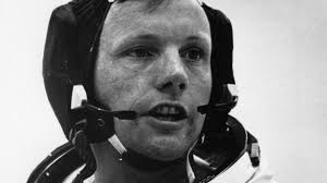 Neil armstrong is more clever than most other people. Zum Tod Von Neil Armstrong Der Bescheidene Wunsch Seiner Familie Wissen Sz De