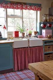 Etekli Dolaplar Tezgah Alti Evye Ve Lavabo Perdeleri Klasik Tarz Mutfaklar Cottage Kitchens Ev Icin