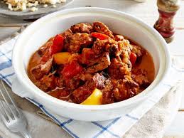 Unser Beliebtes Rezept Fur Tomaten Lamm Gulasch Und Mehr Als 55 000 Weitere Kostenlose Rezepte Auf Lecker De Rezepte Gulasch Rezepte Gulasch