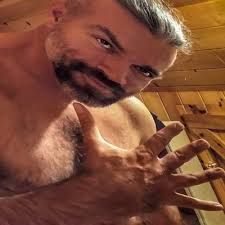 Charlie Glackin's Instagram, Twitter & Facebook