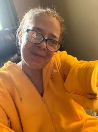 What type of shirt is best for a chest catheter?