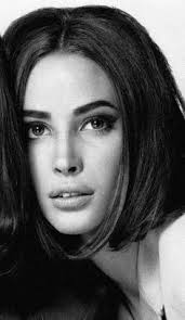 Vogue In The 90 S Christy Turlington 90s Supermodels Short Hair Styles
