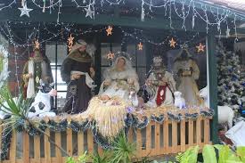 Holiday lights and cocoa drives map 2020 edition features 250+ decorated residential homes with christmas light displays in gloucester. Christmas Lights On The North Shore Daily Telegraph