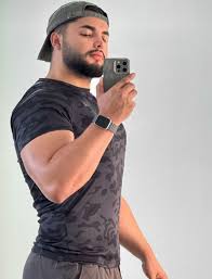 Hombres Para Hombres added a new photo.