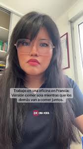 Comer solo o en grupo en la oficina?