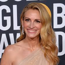 Julia Roberts Stuns Fans In A Sleek Black Gown On The 'Ticket To Paradise'  Red Carpet: 'She Literally Has Not Aged'