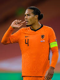 Ek 2020 voetbalshirts outlet, spelers voetbalshirts outlet, voetbalelftal voetbalshirts outlet en meer. Shirtprofessor Floor Wesseling Het Nieuwe Oranje Shirt Straalt Kracht En Trots Uit De Volkskrant