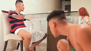 สุดฮอตใต้โต๊ะ