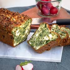 Cake Zero Dechet Aux Fanes De Radis Et A La Feta Free The Pickle Recette Repas Sans Cuisson Cuisine Vegetarienne Repas Vegetariens Sains
