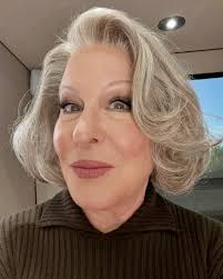 🎥 Barbara Whiteman was the original “desperate housewife”! Bette Midler in  1986's “Down and Out in Beverly Hills”