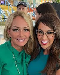 Gina Gentry's Instagram, Twitter & Facebook