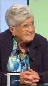 Mí abuela Carmen Gaspar, 101 años, es la persona de mayor edad que se ha  sentado en la silla de @conexionaragonatv @aragontv @vanesapereztv  @kikelabiano En su intervención habló de la importancia de