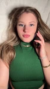 Ellie Everett's Instagram, Twitter & Facebook