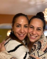 Mazal tovvvvvv!!!! This is a huge week for my family....my sister is making  aliya!!! She's moving to Israel!!! Woohoo!! I have no words to explain how  my heart is full. My father's