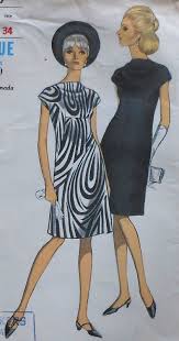 Vintage 60 S Vogue Cowl Neckline Dress Sewing Pattern Vintage Dress Patterns Fashion Sewing Vintage Vogue Patterns