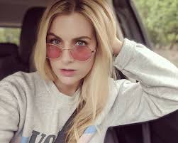 Pin af Mona Anwar på Rose and rosie