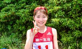 鈴木亜由子選手の愛用シューズ 鈴木選手はナイキの「ズームx ヴェイパーフライ ネクスト％」をよく履いています。 これまでの常識を覆す厚底ですが、足が前に進む作りで、全然疲れないみたいですね。 鈴木亜由子選手のかわいいインスタ å¥³å­é§…ä¼ã®ã‹ã‚ã„ã„ç¾Žäººãƒ©ãƒ³ãƒŠãƒ¼17äºº ã‚¯ã‚¤ãƒ¼ãƒ³ã‚ºé§…ä¼ Jun Blog