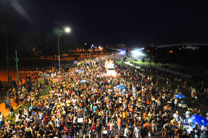 Resultado de imagem para Carnaval de Brasília: alegria e incentivo à economia local"