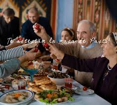 O singură dată pe an e paştele. Linella Te Asteptam La Masa De Pasti