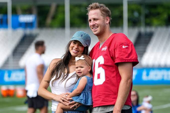 Detroit Lions QB spends time with family on the field after practice