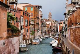 Maenza is a comune in the province of latina in the italian region lazio, located about 70 km southeast of rome and about 25 km east of lati. Quieres Vivir En Italia Ofrecen Casas A 24 Pesos Estos Son Los Requisitos De Compra Alto Nivel