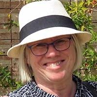 A Darkening Stain (Bruce Medway, #4) by Robert Wilson