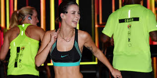 Jetzt wurde offenbar der trennungsgrund bekannt. Lena Meyer Landrut With A New Picture Strong Clothes And Raised Middle Fingers