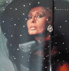 Sophia Loren and her niece, photographed in the garden of Sophia's villa in  Rome, 1964. Photos taken by Alfred Eisenstaedt for Life Magazine. 🏷️  #sophialoren #sofialoren #alfredeisenstaedt #beauty #oldhollywoodglamour  #oldhollywoodglam #classiccinema ...