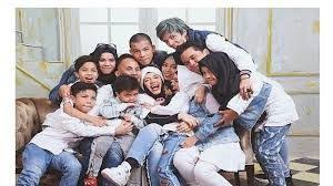 Hasil Gambar Untuk Gen Halilintar Potret Keluarga Foto Keluarga Gambar
