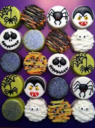Ghost chocolate covered oreo cookies halloween oreos. Pin By Qi Ra On Cakes Halloween Chocolate Halloween Sweets Halloween Desserts