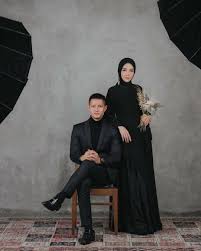 Choose from thousands of stunning designs with a wide variety of features and customization options. Ootd Hijab Inspirasi Prewedding Tema Hitam Follow Facebook