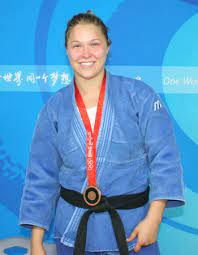 Ronda Rousey Ensinara Judo Na Rocinha Cbj