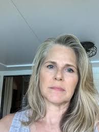 Let's welcome our new members! Timur Indyah Poerwowidagdo, Thelma Johnson,  Madeline Mc Guckian, Evelyn LeVan, Domlinik Lorlf Loffel, Cora Cronje,  Sandy Conley, Dennis Kobe, Richard Mark, Pattie Grissom, Mavi Hernández,  Adrian Clarke,