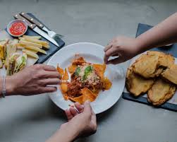 12 cara memulai bisnis makanan online dan offline. Serunya Berbagi Makanan Makanan Ilustrasi Bisnis Papan Warna