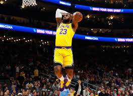 Watch hawks vs lakers replays nba full hd online free from espn nba tv tnt foxsports. Lebron James Puts On A Show As Lakers Defeat Hawks Los Angeles Times