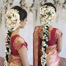 We make flower bouquets for christian marriage, fresh flowers bridal bouquet are available in chennai with us, we make maid's bouquet, brides hand posy of fresh flowers, home delivery to chennai send flowers to chennai: So These Gorgeous Hair Flowers Were Provided By Lotus Florist 06 For My Recent Bridal Shoot Dazzlingdarlings Flowers In Hair Bridal Braids Bridal Shoot