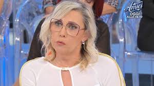 Chi è Elena Navoni di Uomini e Donne? Età, lavoro, Instagram