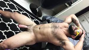 Bearded Straight Stud Gets Serviced ( Blowjob & Cum ) | xHamster