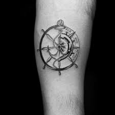 A popular design among sailors, old and new, today the anchor means much the same as it has through the ages. One Line Tattoo Anker Novocom Top