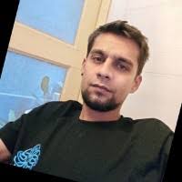 100+ perfiles de «Desmond»