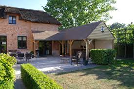 Traditionele Eikenhouten Bijgebouwen Russellwoods Tuinhuizen Overdekt Terras Achtertuinideeen