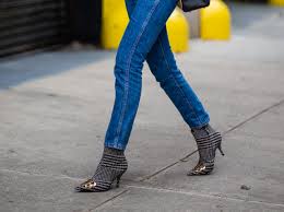 Die schönsten looks mit boots und stiefeln auf gofeminin by gofeminin. Stiefeletten Kombinieren So Tragt Man Jetzt Booties Wunderweib