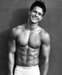 Tons of awesome mark wahlberg wallpapers to download for free. Profezia Insondabile Straordinario Mark Wahlberg Calvin Klein Wallpaper Glossario Eccitazione Psicologia