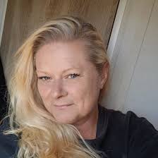 Hi all, I wondered if any of you lovely people can help me? I'm desperately  looking for somewhere here or near Challaborough to keep my beautiful  freisian gelding Nico? (No I don't