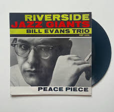 Thursday evening, come chill to a set of R&B, soul, underground hip-hop and  bedroom dance by Divine Interface aka Drew Briggs aka @wifi_daddy 〰️We'll  also be checking out his latest release The