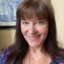 Dawn Bradbury's Instagram, Twitter & Facebook