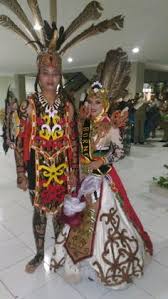 Pakaian adat untuk hari k. 11 Ide Sewa Baju Adat Di Jakarta Sewa Baju Daerah Baju Tari Baju Pengantin Pengantin