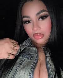 Kendra Rivera's Instagram, Twitter & Facebook